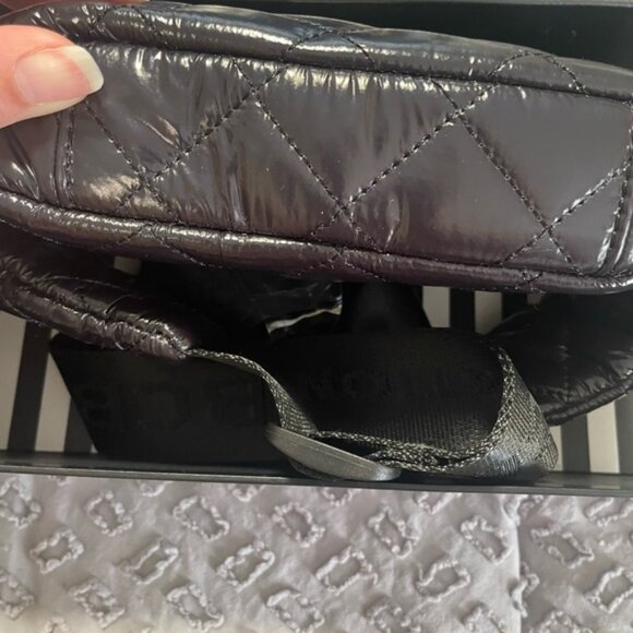 NIB BCBGenerations Puffer Belt Bag Gift Set - Picture 6 of 7